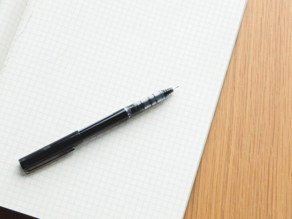 Free notebook pen table image