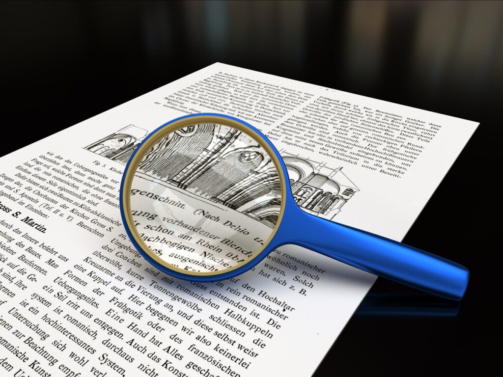 Magnifying glass with infinite focus