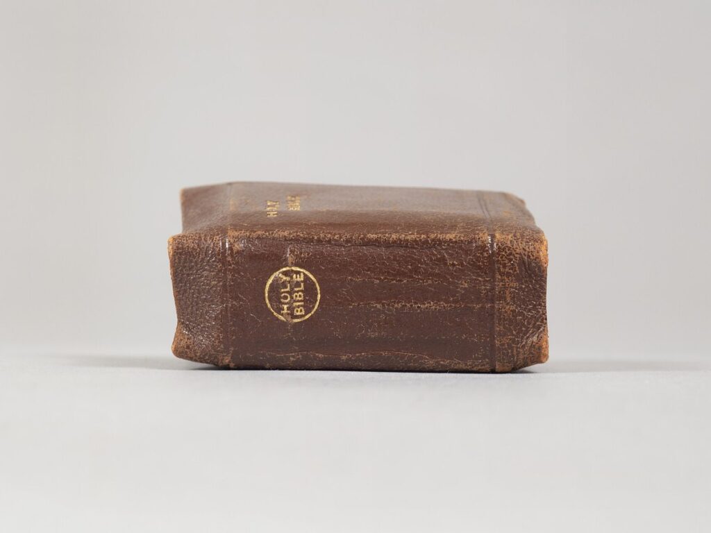 Miniature Bible with Magnifying Glass Given to Charles A. Lindbergh - DPLA - d74e6a67f18a50bb96ca688917e04c9c