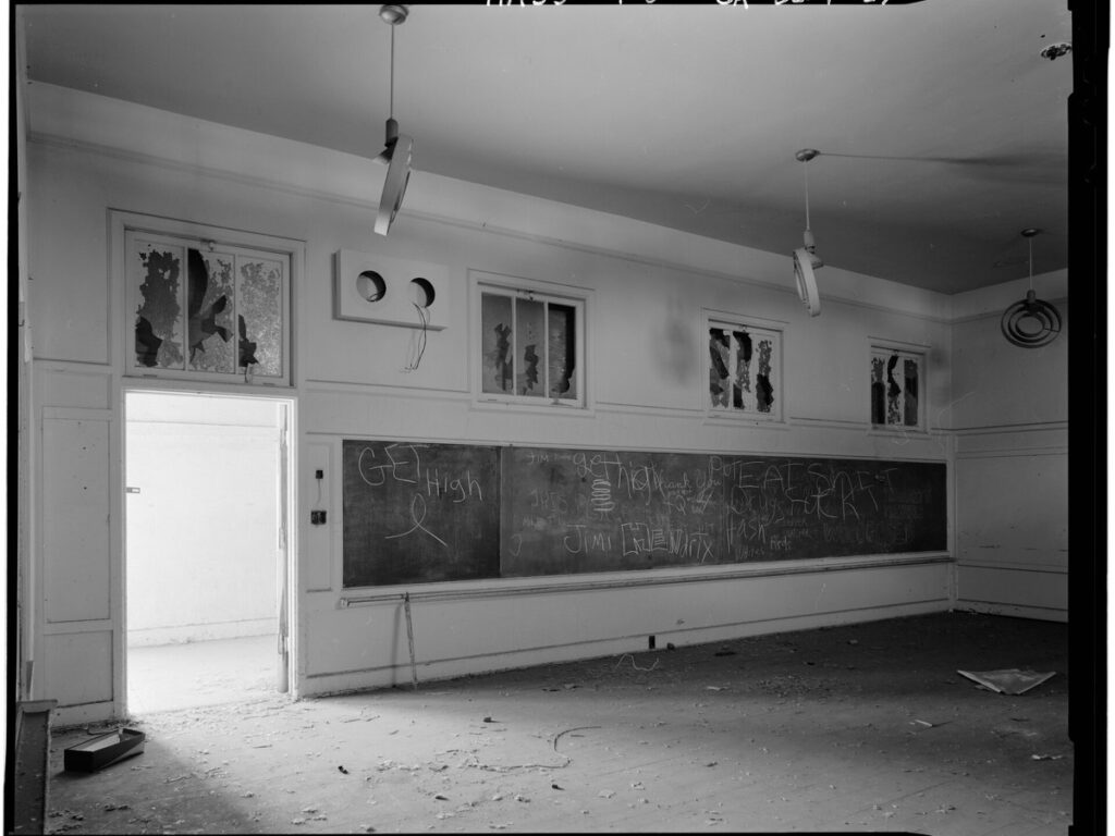 TYPICAL CLASSROOM WITH CHALKBOARD, ENTRANCE ONTO COURTYARD - Campbell Union Grammar School, 11 East Campbell A